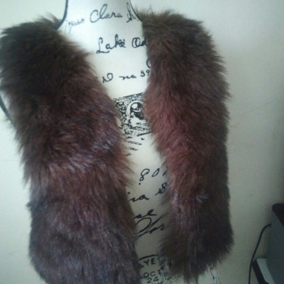 🍓NWT Faux Fur Crop Vest SZ S - Picture 1 of 6
